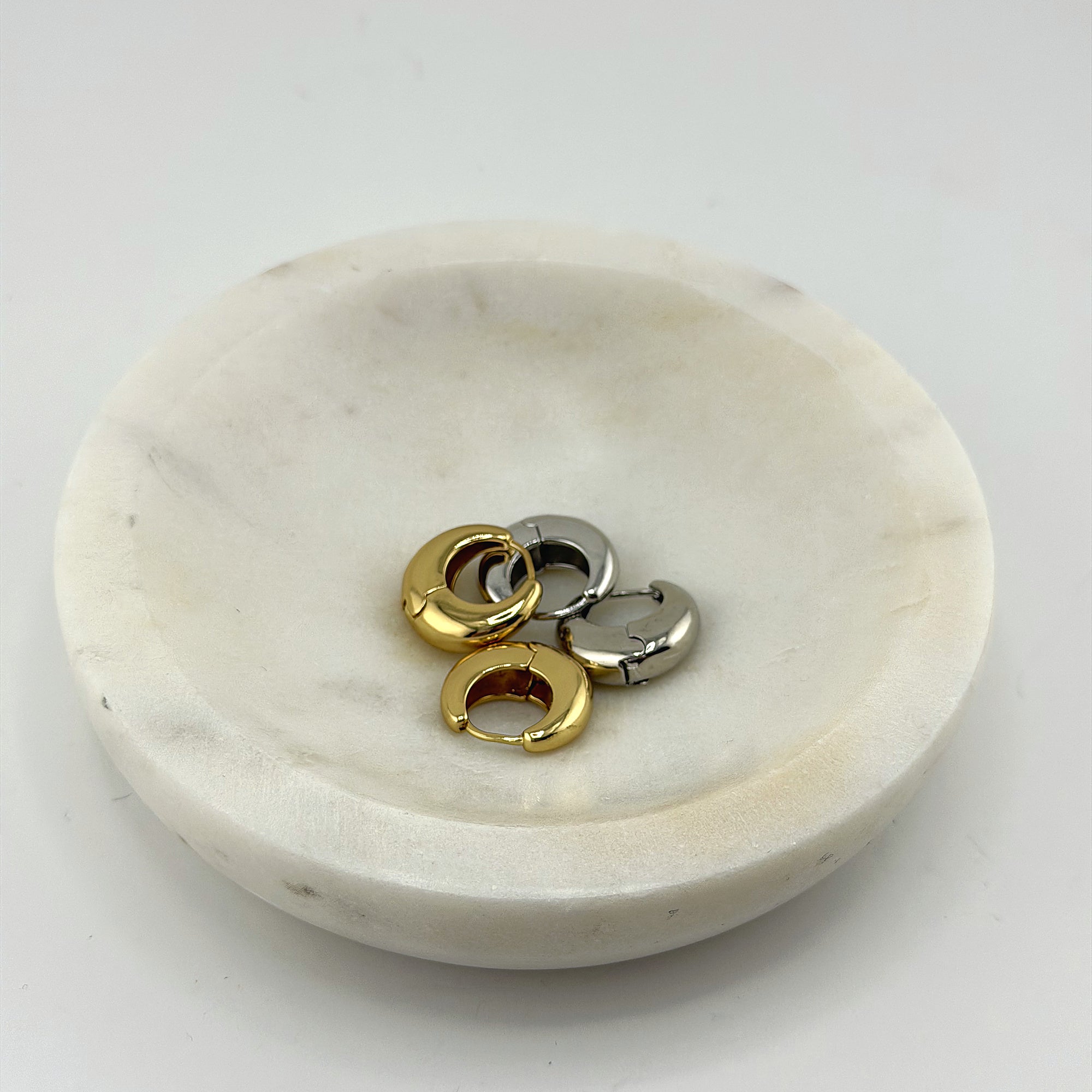 Mini Aros Gruesos Impermeables de Oro 18K