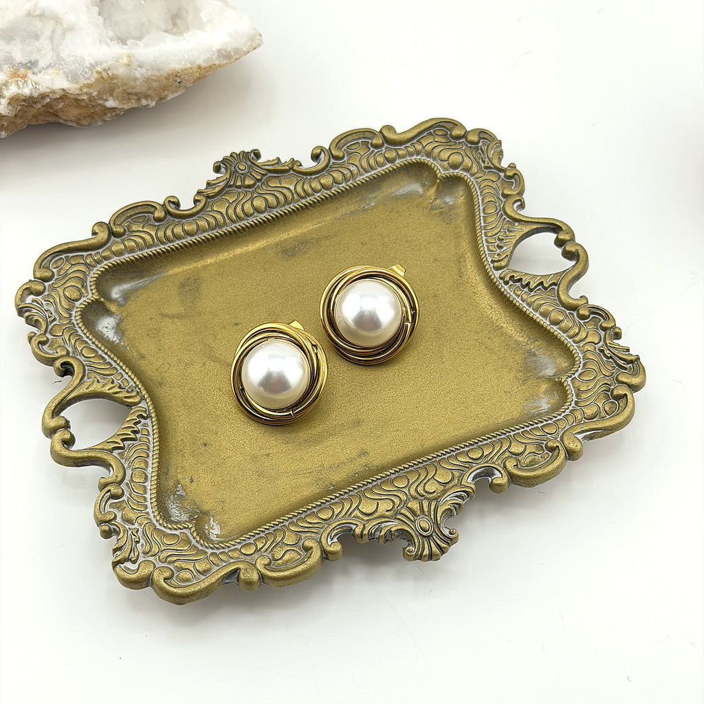 Pearl Shell Stud Earrings 18K Waterproof