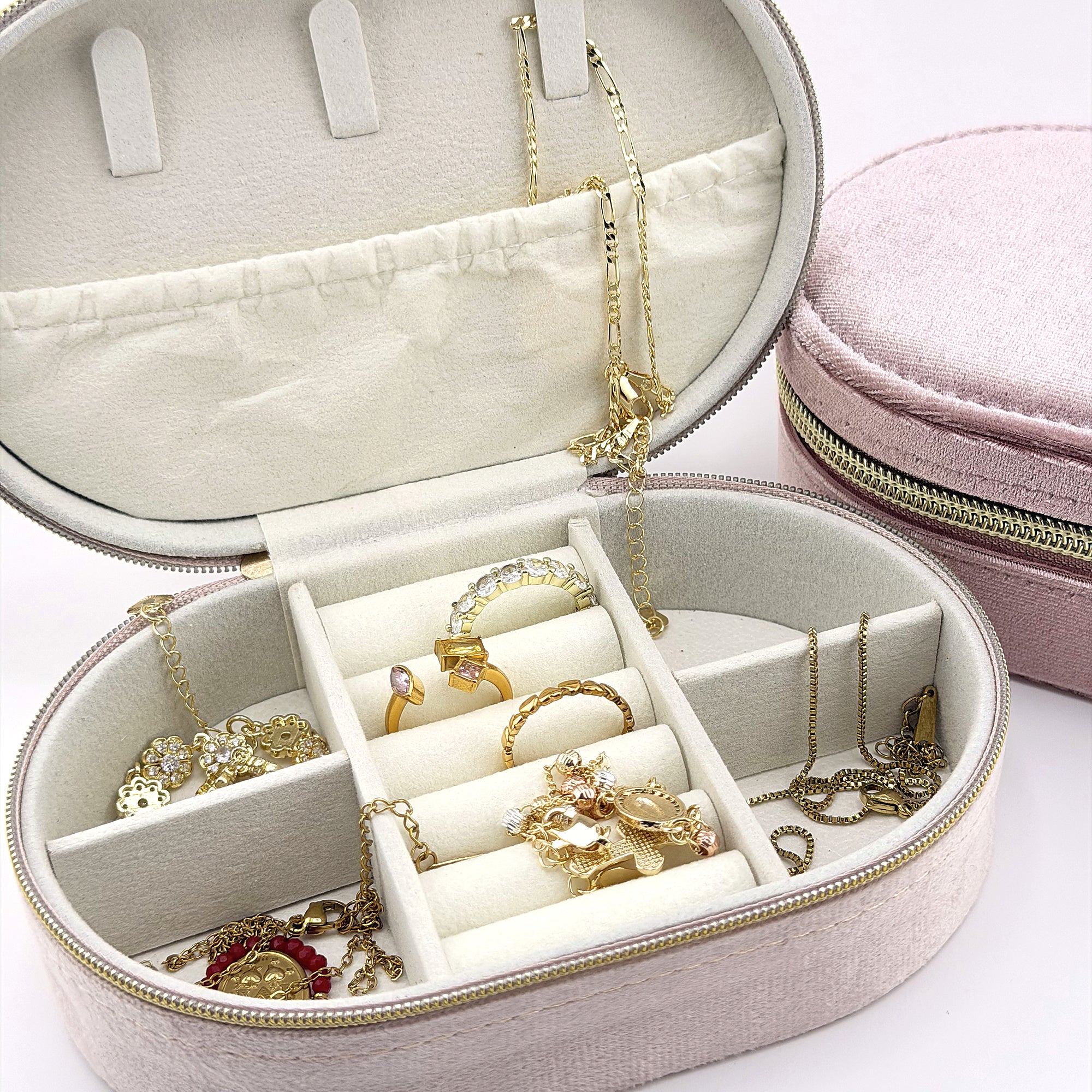 Velvet Oval Jewelry Travel Case