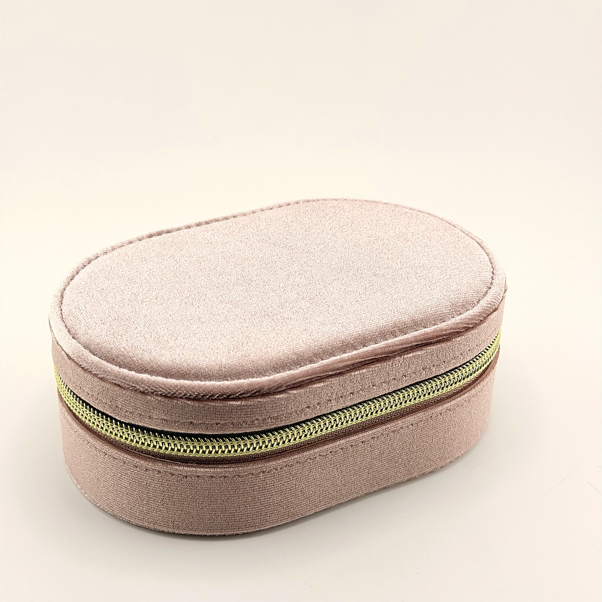 Velvet Oval Jewelry Travel Case