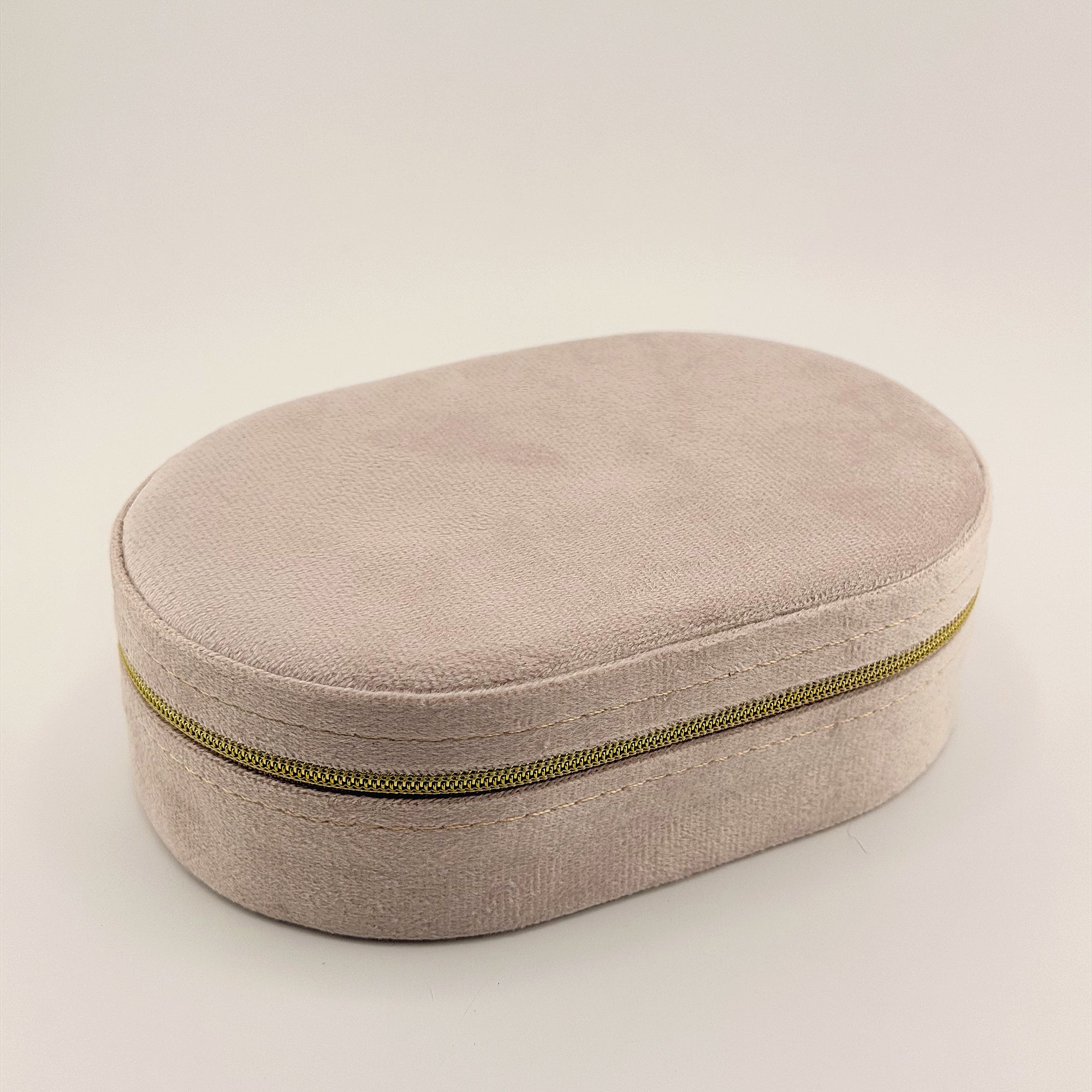 Velvet Oval Jewelry Travel Case
