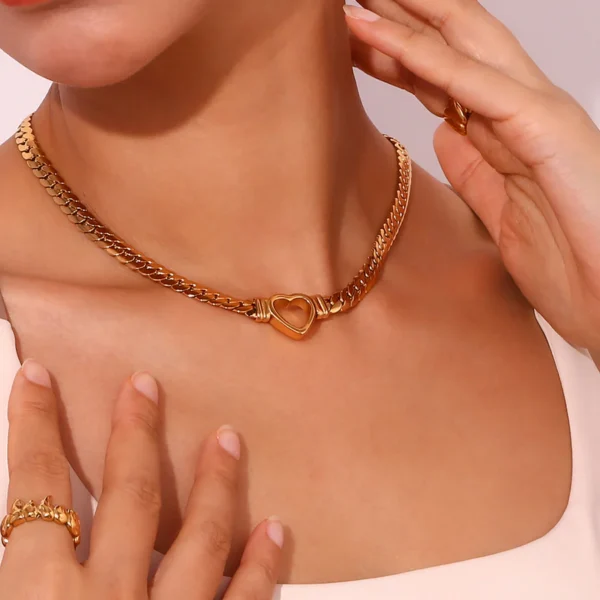 Collar con forma de corazón 18K - Image 3