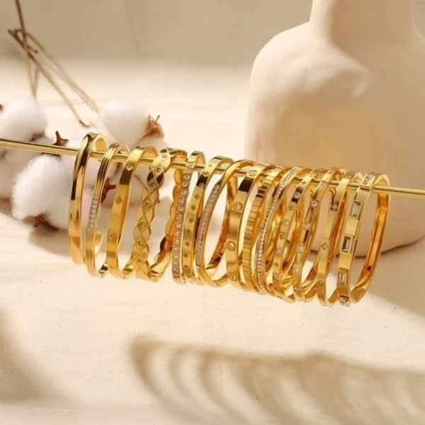 Brazalete con incrustraciones de circón 18K - Image 2