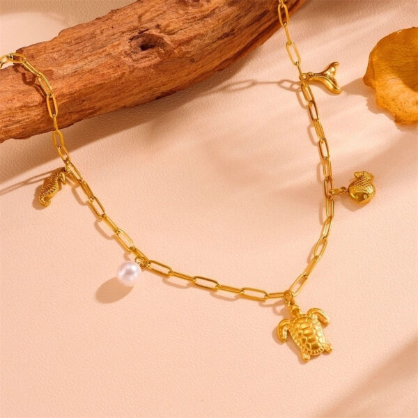 Collar con colgante 18K