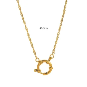 Collar minimalista con colgante 18K